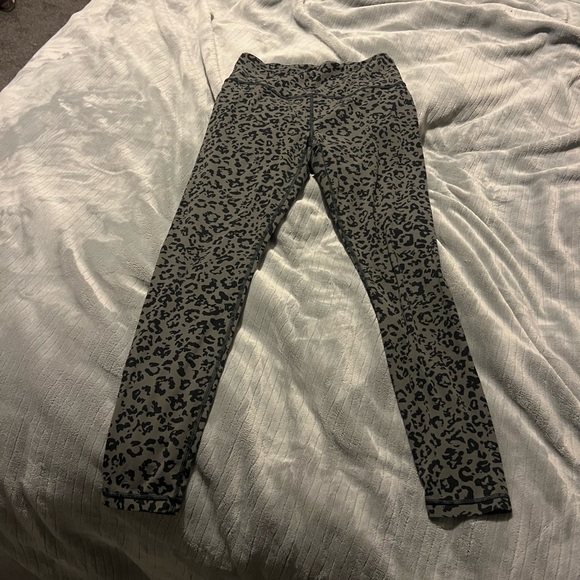 Athleta Salutation leggings - Picture 1 of 8